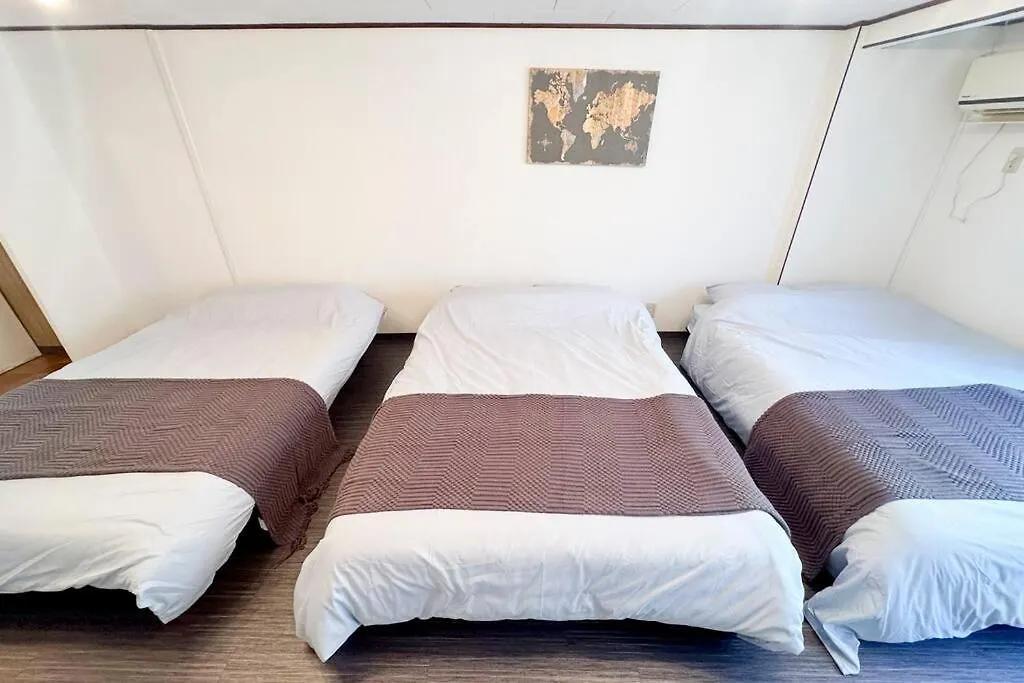 大正 Guest House! Usjと心斎橋へアクセス抜群!京セラドーム近くの大正駅徒歩5分!12人宿泊可能!一軒家貸切! Osaka